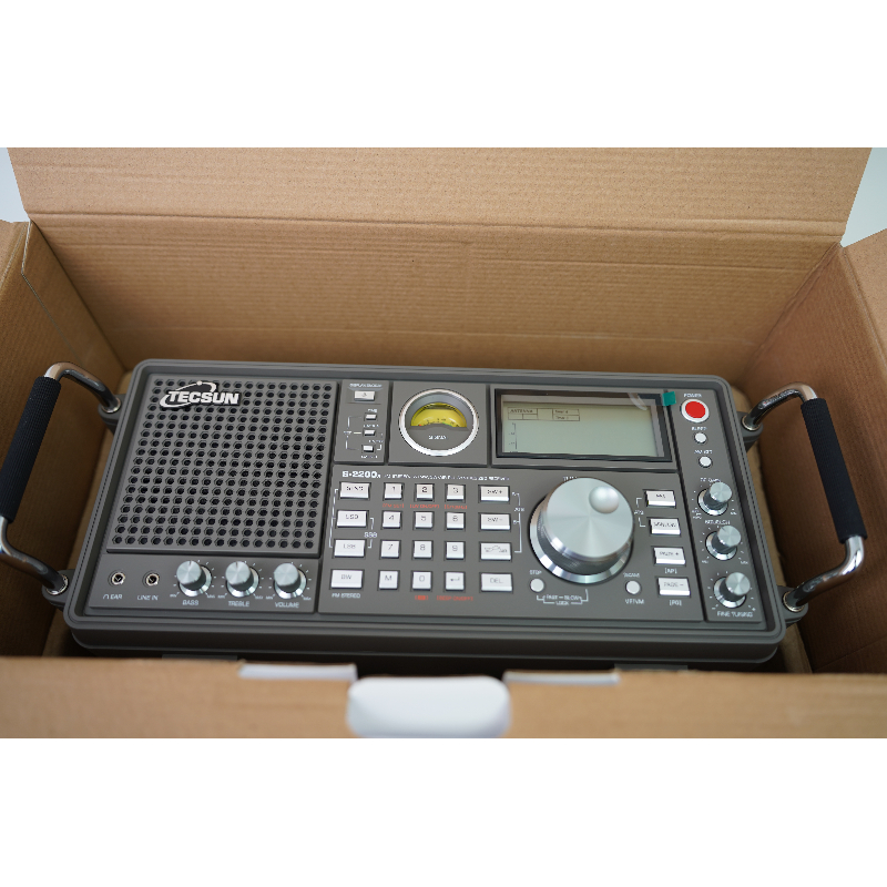 Радиоприемник Tecsun S-2200x в упаковке